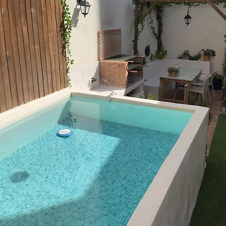شقة Bajo Junto Al Rio Del Castillo, Piscina & Barbacoa