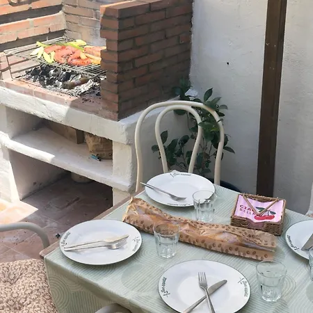 Bajo Junto Al Rio Del Castillo, Piscina & Barbacoa