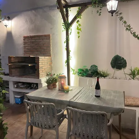 Bajo Junto Al Rio Del Castillo, Piscina & Barbacoa * بونفيراذا