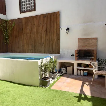 شقة Bajo Junto Al Rio Del Castillo, Piscina & Barbacoa *
