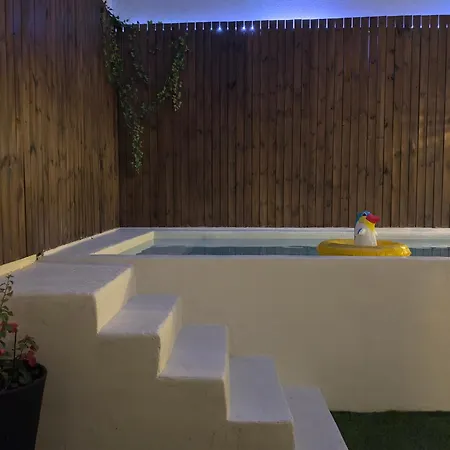 Bajo Junto Al Rio Del Castillo, Piscina & Barbacoa بونفيراذا