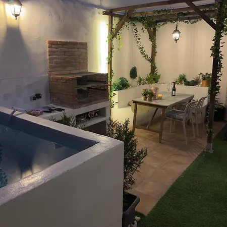 Bajo Junto Al Rio Del Castillo, Piscina & Barbacoa * بونفيراذا