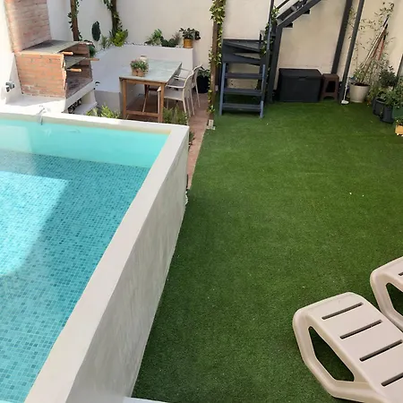 Bajo Junto Al Rio Del Castillo, Piscina & Barbacoa شقة بونفيراذا